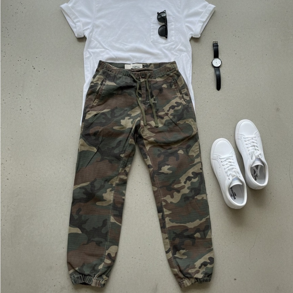 The Laundry Room Ripstop Camo Joggers - Size Small